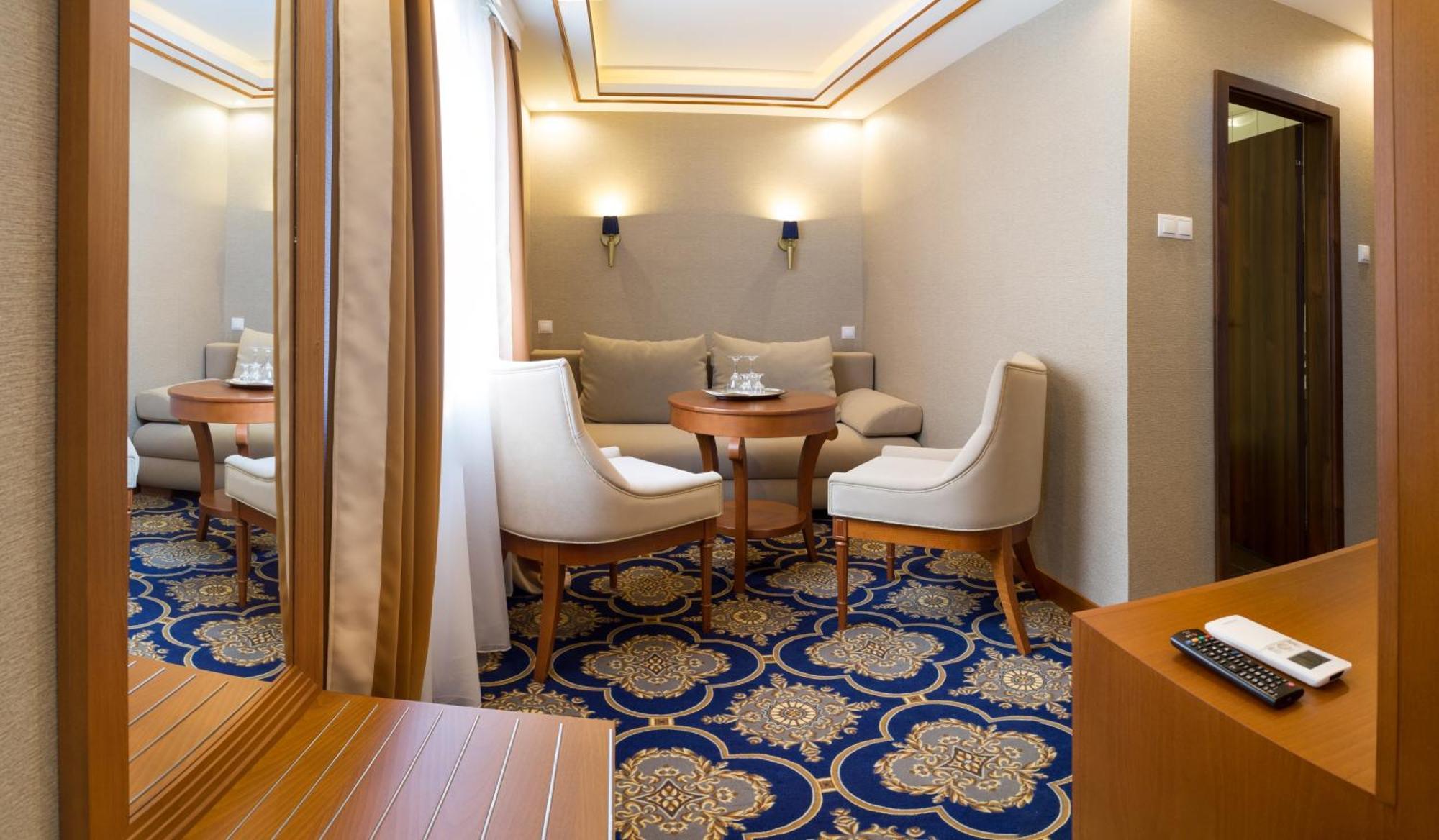 Hotel Central Nyiregyhaza Ngoại thất bức ảnh