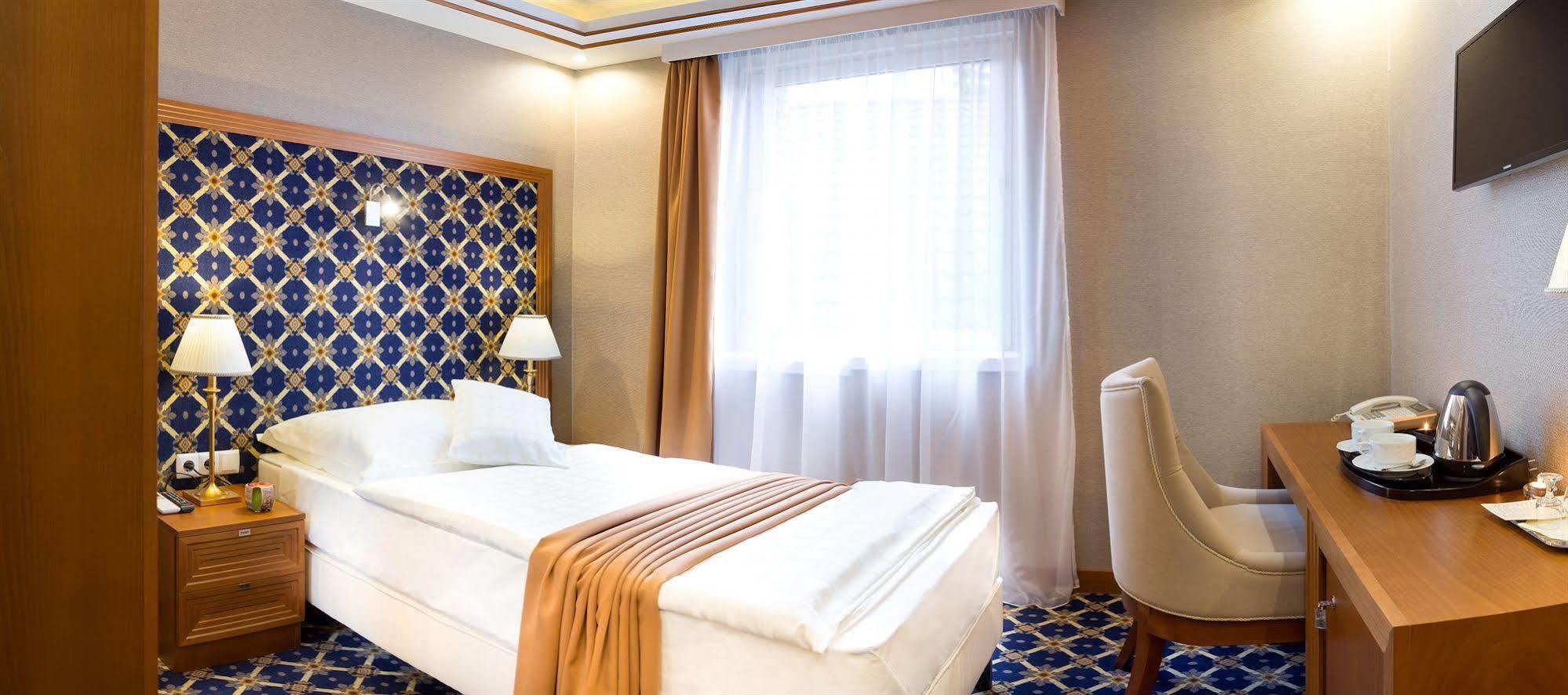Hotel Central Nyiregyhaza Ngoại thất bức ảnh