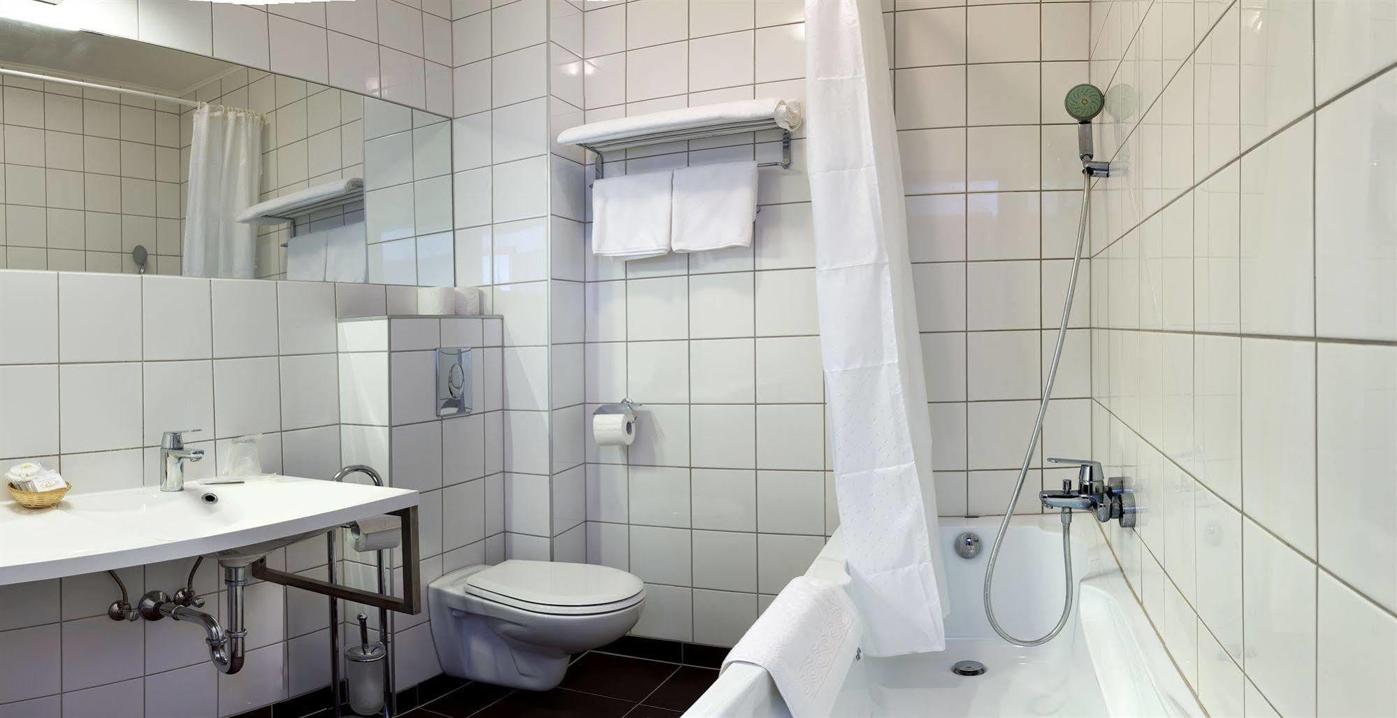 Hotel Central Nyiregyhaza Ngoại thất bức ảnh