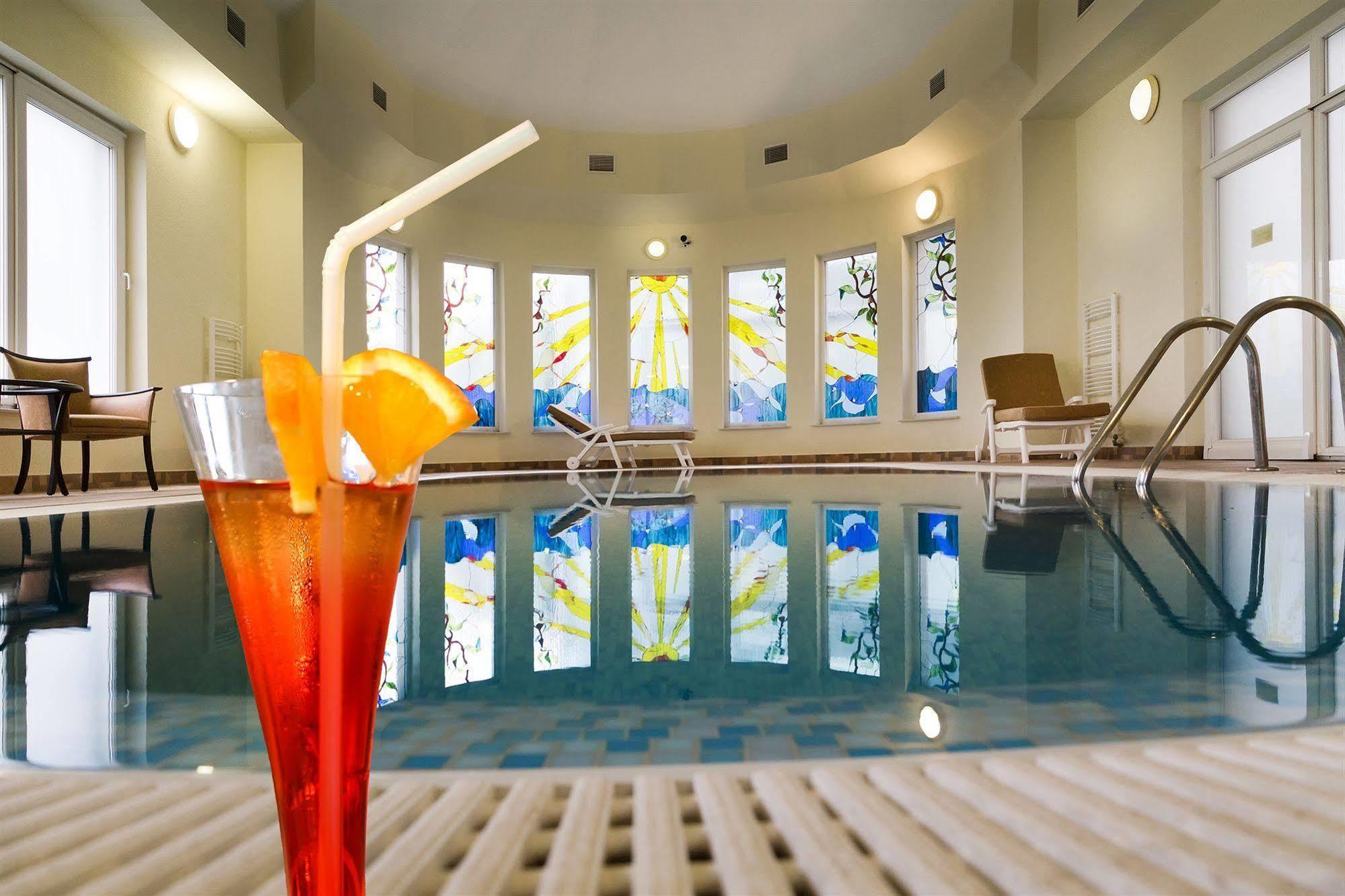 Hotel Central Nyiregyhaza Ngoại thất bức ảnh