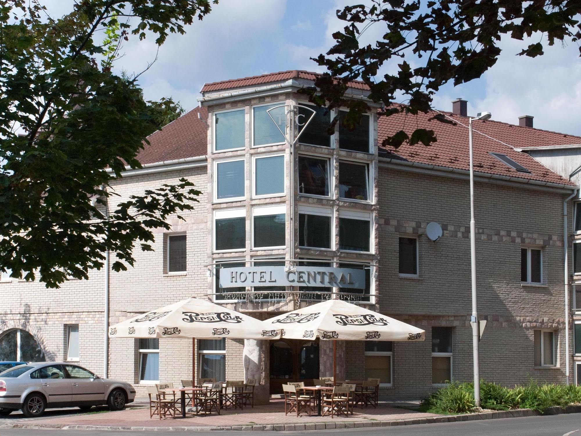 Hotel Central Nyiregyhaza Ngoại thất bức ảnh