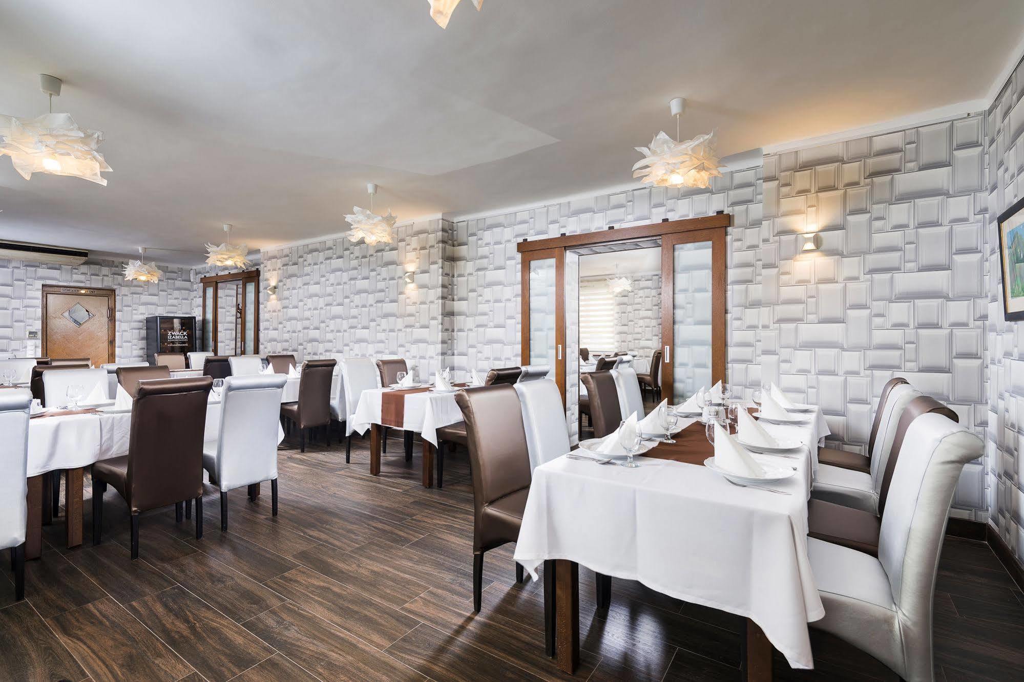 Hotel Central Nyiregyhaza Ngoại thất bức ảnh