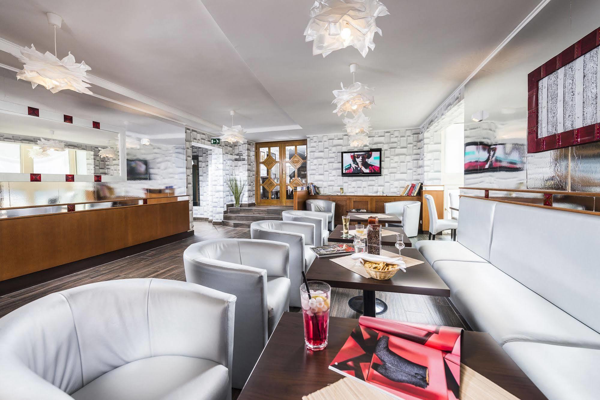 Hotel Central Nyiregyhaza Ngoại thất bức ảnh