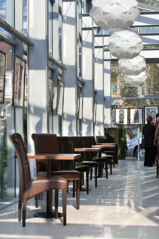 Hotel Central Nyiregyhaza Ngoại thất bức ảnh